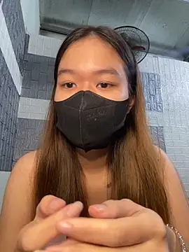 BUNNY050465 online show from 10-31-25, 04:47