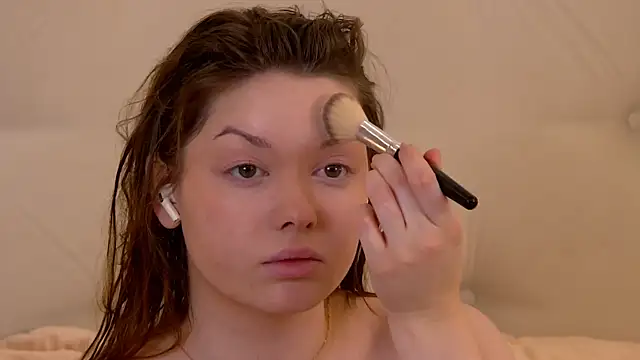 VickiBanx online show from 11-23-25, 04:11