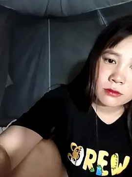 Snapshot of -Lana-123 chatting on 10-31-25, 09:43 -Lana-123 online show from 10-31-25, 09:43