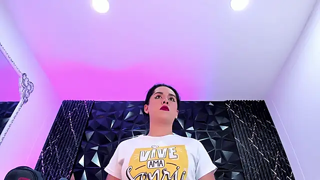 AudreyHayworth online show from 04-05-26, 01:29