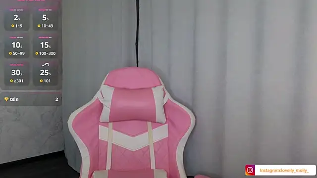 Snapshot of Lovelly_molly1 chatting on 10-30-25, 04:37 Lovelly molly1 online show from 10-30-25, 04:37
