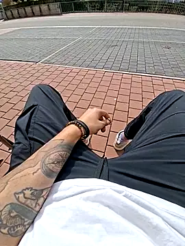 Snapshot of khalilusfur chatting on 03-12-26, 11:14 khalilusfur online show from 03-12-26, 11:14