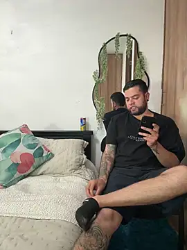 MailynAndNick online show from 04-12-26, 10:02