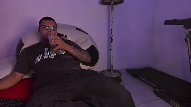 LucassFoster online show from 11-07-25, 04:06