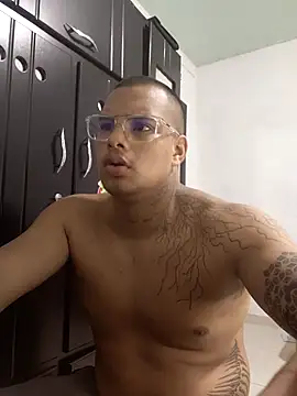 LucassFoster online show from 02-10-26, 05:12