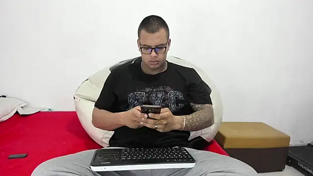 LucassFoster online show from 11-30-25, 01:45