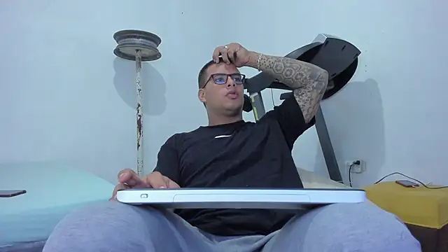 LucassFoster online show from 11-13-25, 08:35