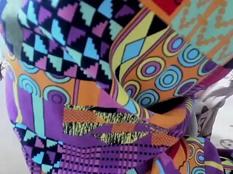 Snapshot of GoldenThickGirl chatting on 11-10-25, 08:25 GoldenThickGirl online show from 11-10-25, 08:25