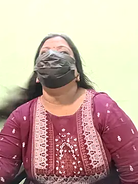 Snapshot of tamil_Nithya_J chatting on 05-02-26, 04:23 tamil Nithya J online show from 05-02-26, 04:23