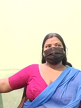 Snapshot of tamil_Nithya_J chatting on 05-15-26, 06:11 tamil Nithya J online show from 05-15-26, 06:11