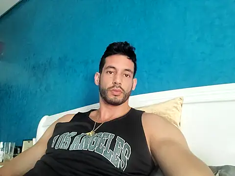 Snapshot of Lust_shark chatting on 06-17-26, 01:43 Lust shark online show from 06-17-26, 01:43
