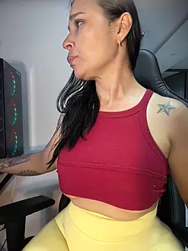 Snapshot of Natural_BIGASS_Nina chatting on 06-09-26, 10:11 Natural BIGASS Nina online show from 06-09-26, 10:11