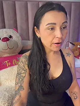 Snapshot of Natural_BIGASS_Nina chatting on 06-30-26, 08:09 Natural BIGASS Nina online show from 06-30-26, 08:09