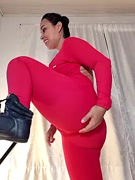 Snapshot of Natural_BIGASS_Nina chatting on 05-06-26, 07:40 Natural BIGASS Nina online show from 05-06-26, 07:40
