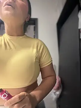 Natural BIGASS Nina online show from 11-18-25, 10:07