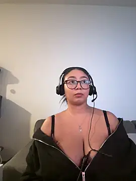 minha baby online show from 12-19-25, 10:17