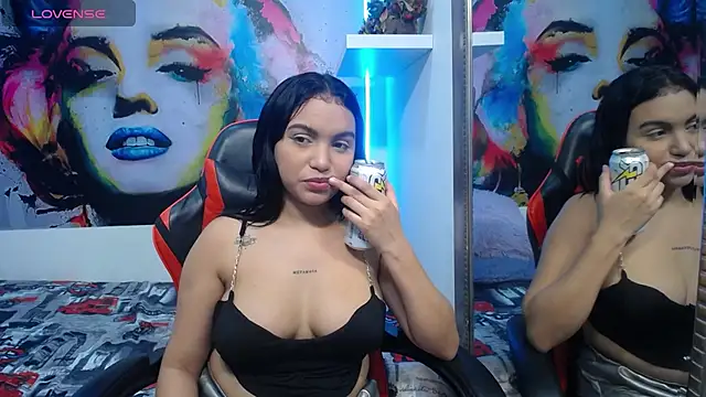 Snapshot of valeria_martinez19 chatting on 06-05-26, 06:52 valeria martinez19 online show from 06-05-26, 06:52