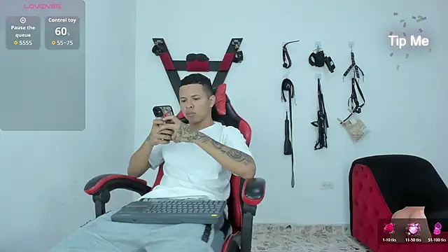 Steven19 LatinBoy online show from 11-15-25, 11:25