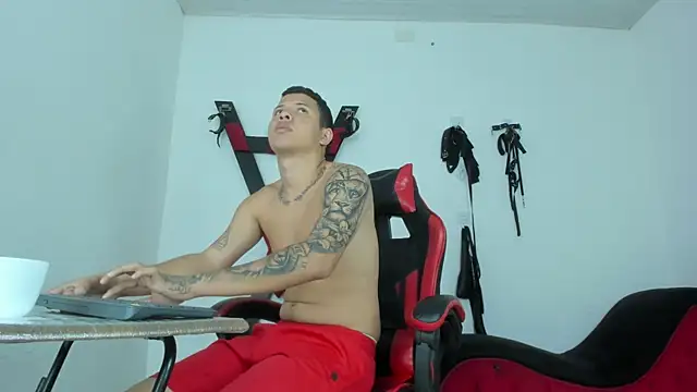 Steven19 LatinBoy online show from 01-17-26, 12:09