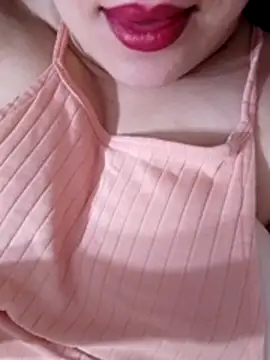 Snapshot of Nouna-loca chatting on 06-22-26, 02:17 Nouna-loca online show from 06-22-26, 02:17