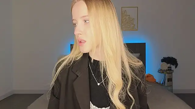 Snapshot of adele_armass chatting on 05-15-26, 09:02 adele armass online show from 05-15-26, 09:02