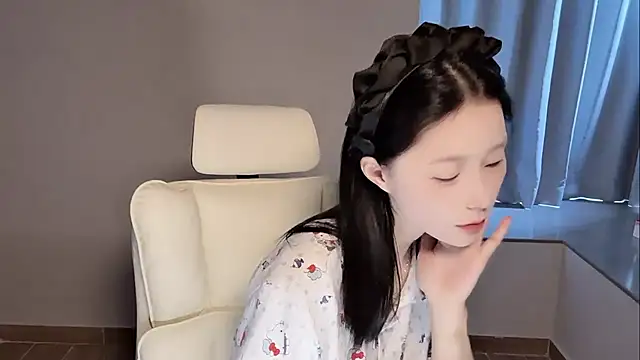 Snapshot of yuyu-33 chatting on 08-04-26, 03:55 yuyu-33 online show from 08-04-26, 03:55