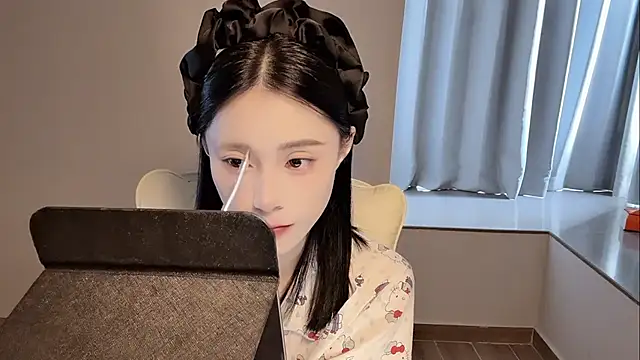 Snapshot of yuyu-33 chatting on 08-05-26, 01:54 yuyu-33 online show from 08-05-26, 01:54