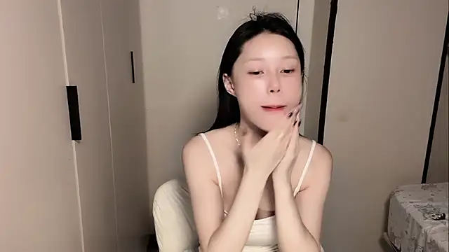 Snapshot of yuyu-33 chatting on 05-23-26, 02:16 yuyu-33 online show from 05-23-26, 02:16
