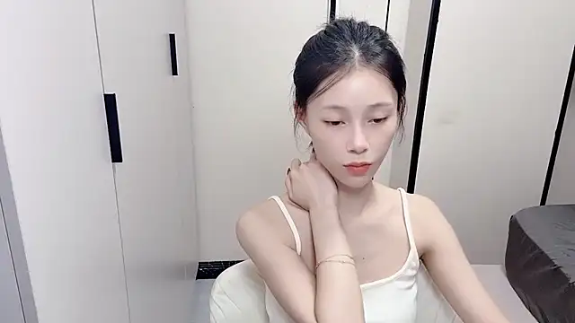 yuyu-33 online show from 11-07-25, 12:26