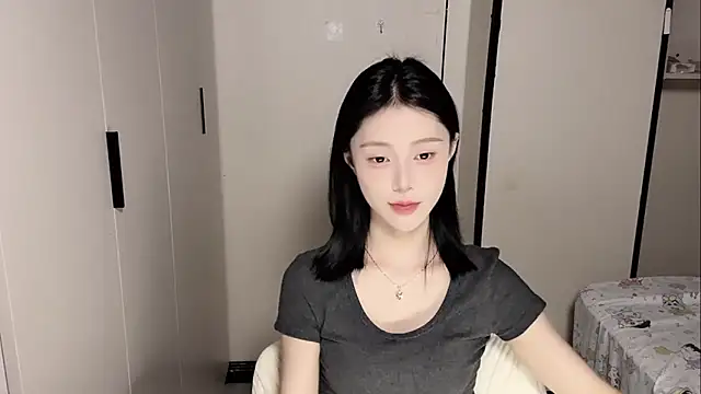 Snapshot of yuyu-33 chatting on 05-22-26, 02:15 yuyu-33 online show from 05-22-26, 02:15