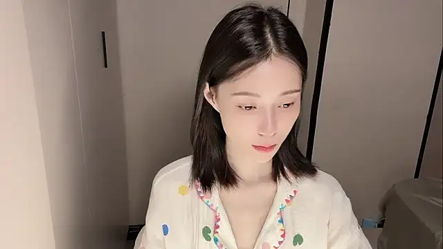 yuyu-33 online show from 11-23-25, 05:28