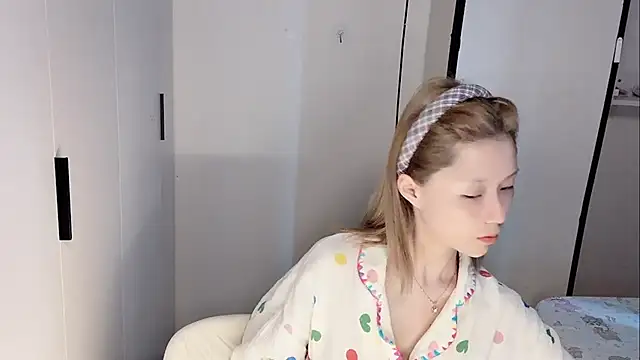 yuyu-33 online show from 03-05-26, 06:43