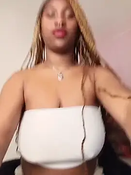 EvonyFoxxx online show from 06-15-26, 11:48