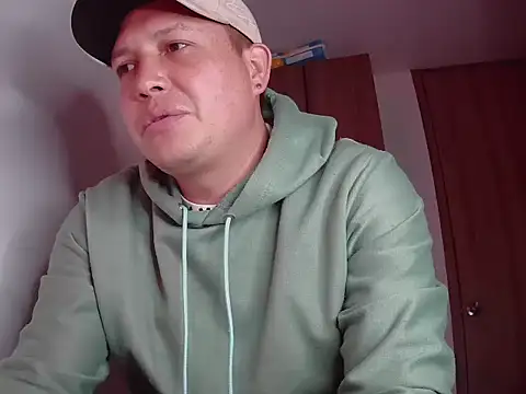 NathanielLux29 online show from 11-04-25, 01:31