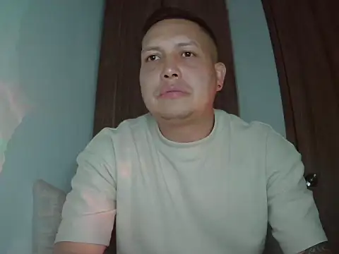 NathanielLux29 online show from 11-07-25, 12:48