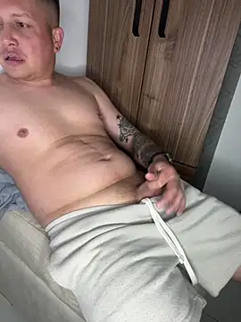 NathanielLux29 online show from 11-11-25, 01:00