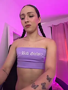 Snapshot of BabyLauritaa chatting on 05-31-26, 08:20 BabyLauritaa online show from 05-31-26, 08:20
