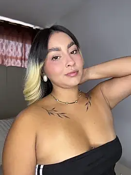 Elina Hills online show from 06-17-26, 06:51