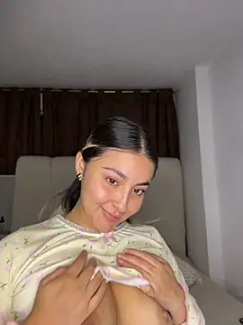 Snapshot of Elina_Hills chatting on 05-24-26, 12:10 Elina Hills online show from 05-24-26, 12:10