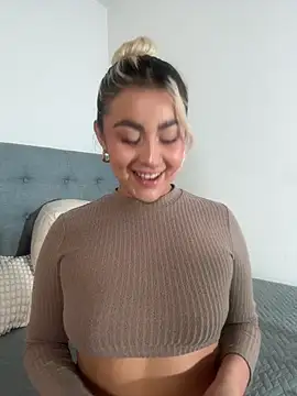 Elina Hills online show from 11-27-25, 03:12