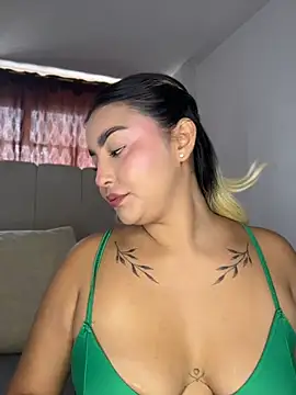 Elina Hills online show from 06-25-26, 03:39