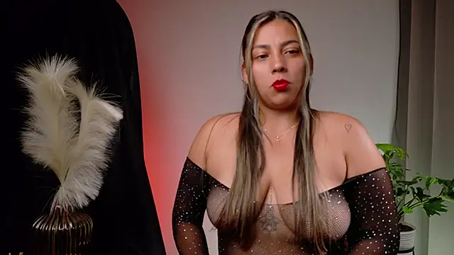 Zara Nova online show from 04-16-26, 11:51