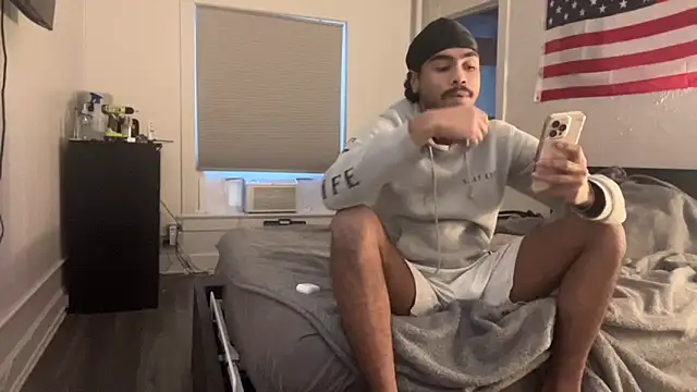 Snapshot of h0rnyboy101 chatting on 10-30-25, 11:01 h0rnyboy101 online show from 10-30-25, 11:01