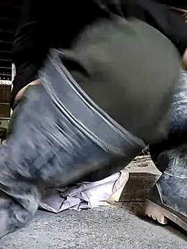 Drizzle-Rian online show from 12-17-25, 06:07