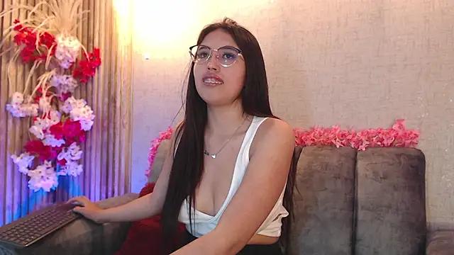 Snapshot of Valk_submissive chatting on 03-02-26, 07:15 Valk submissive online show from 03-02-26, 07:15