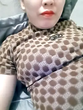 Snapshot of Elina_99 chatting on 03-20-26, 02:34 Elina 99 online show from 03-20-26, 02:34