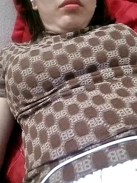 Snapshot of Elina_99 chatting on 03-26-26, 04:00 Elina 99 online show from 03-26-26, 04:00