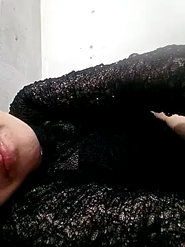 Snapshot of Elina_99 chatting on 03-08-26, 02:15 Elina 99 online show from 03-08-26, 02:15