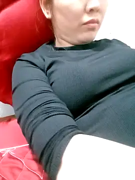 Snapshot of Elina_99 chatting on 03-24-26, 02:44 Elina 99 online show from 03-24-26, 02:44
