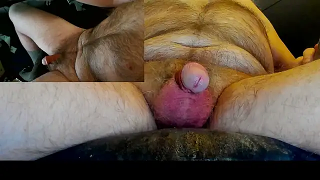 Snapshot of sexxme214 chatting on 10-31-25, 05:59 sexxme214 online show from 10-31-25, 05:59